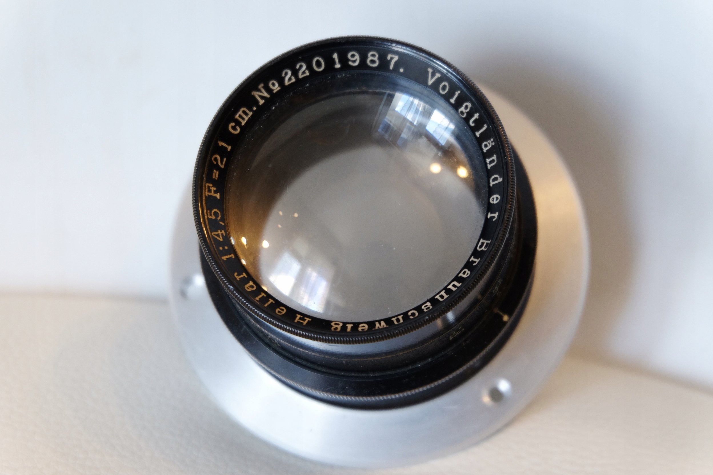 Voigtlander HELIAR 4,5/21 cm . .