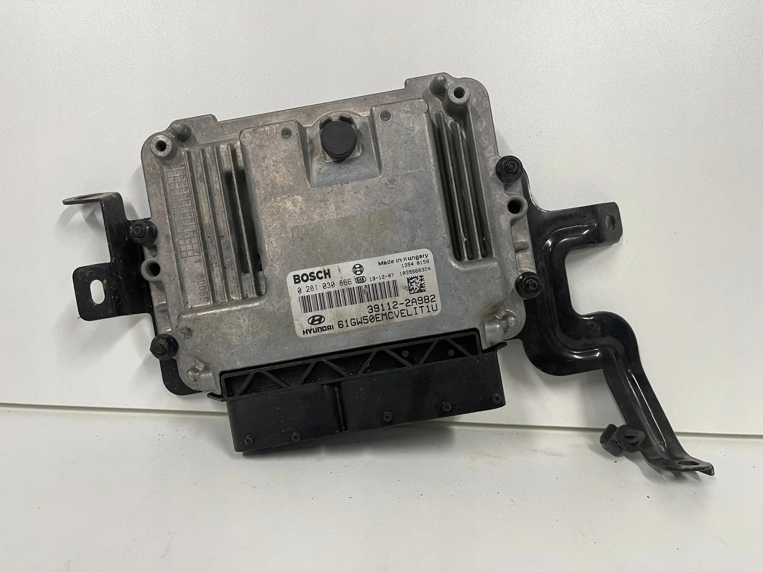 control unit computer of the engine HYUNDAI I30 II 2 12- 1.6 CRDI