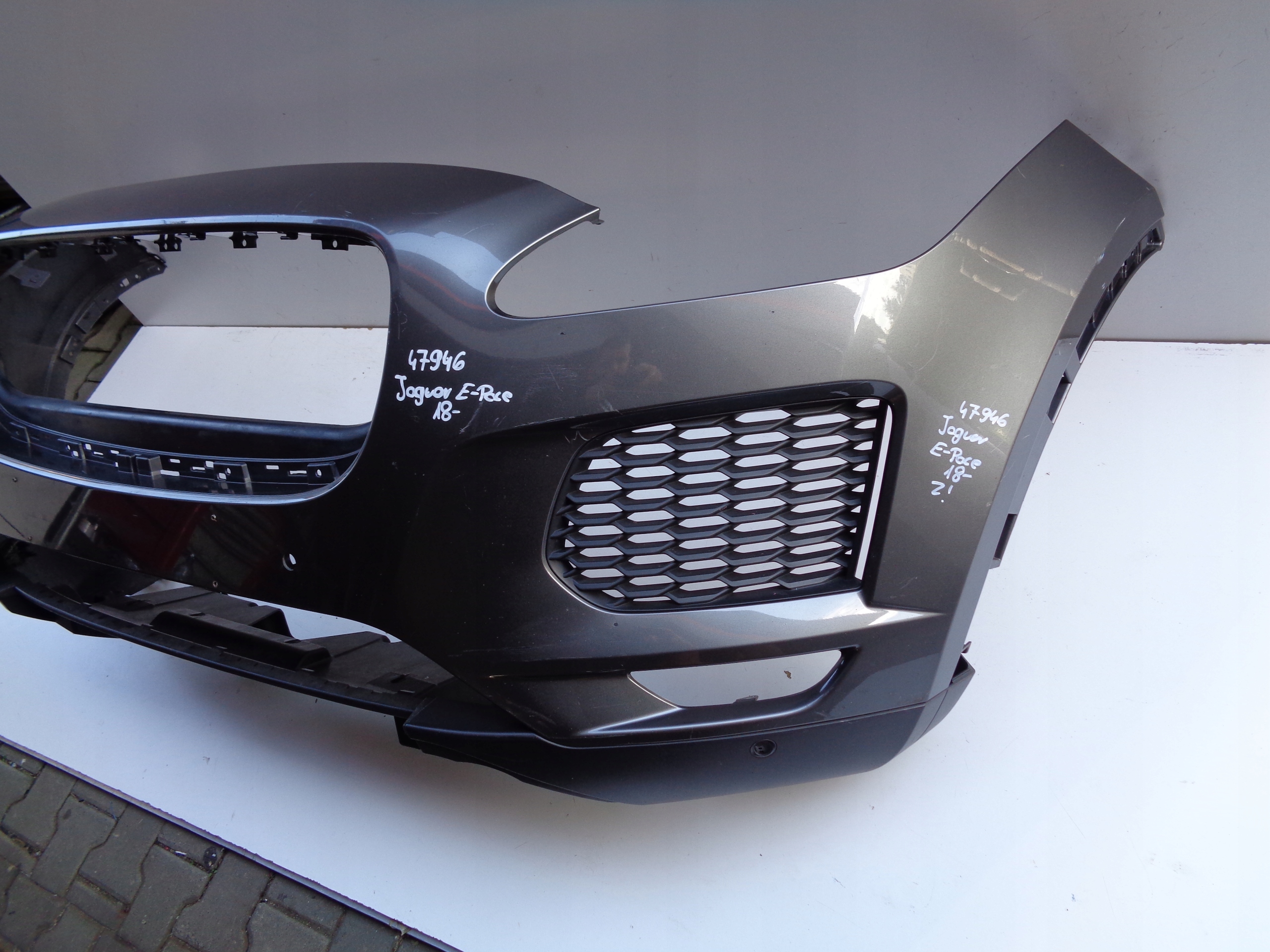 Frontstoßstange JAGUAR E-PACE 18- NR 47946