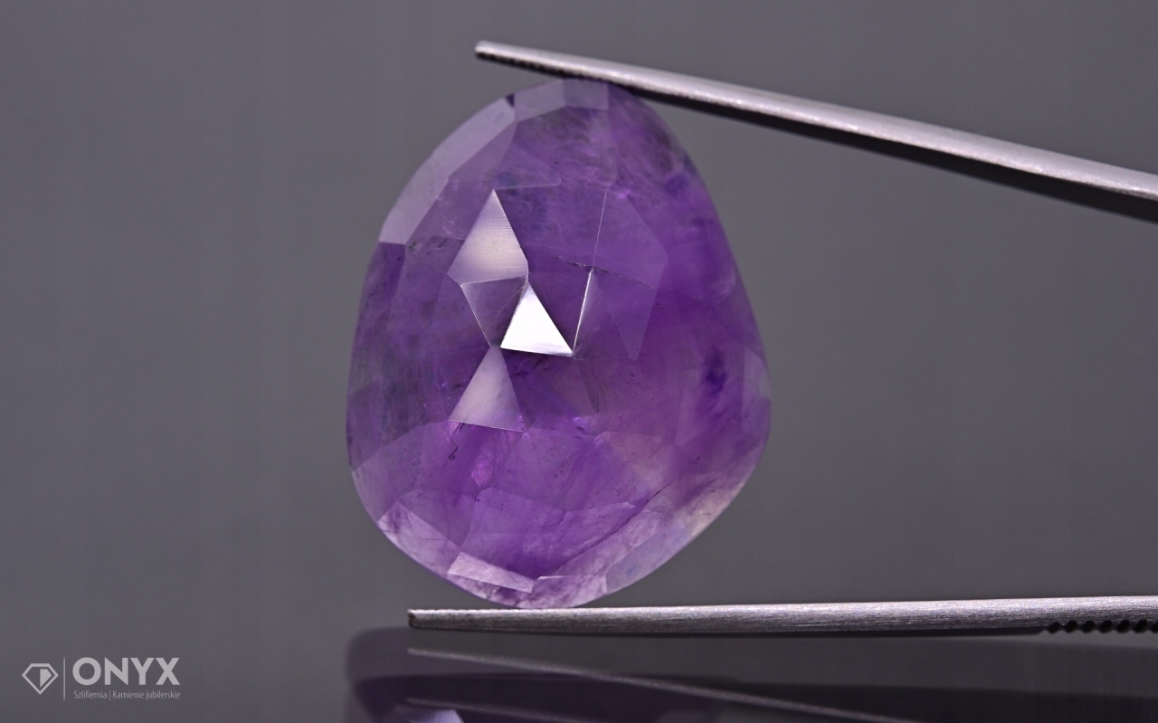 Ametystová fazetovaná nepravidelná rozeta 31,5x25 mm