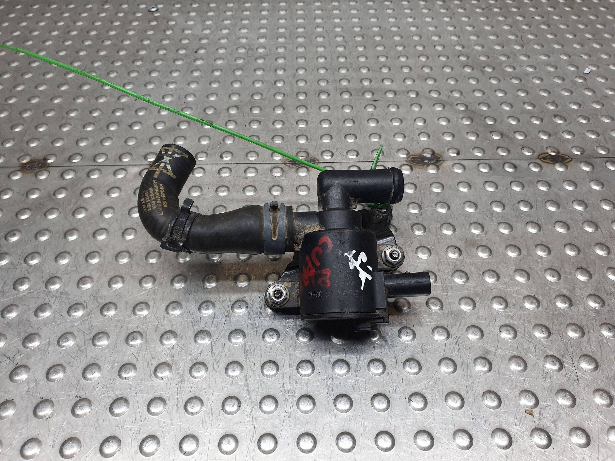 dodatna pumpa vode 5Q0122096K VW GOLF VII AUDI A3 8V LEON III