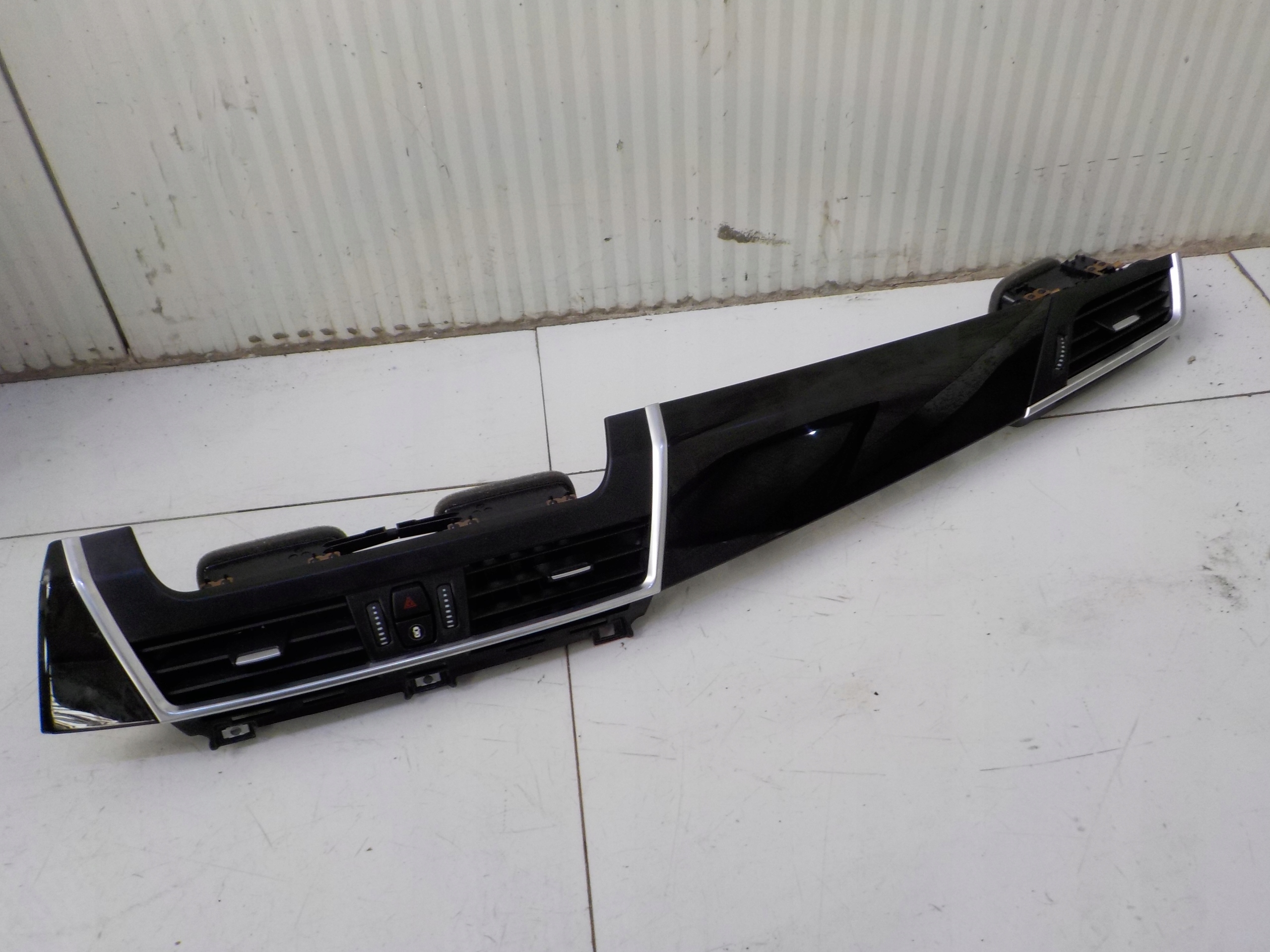 BMW 2 F45 декоративная планка консоли решетки 9319574