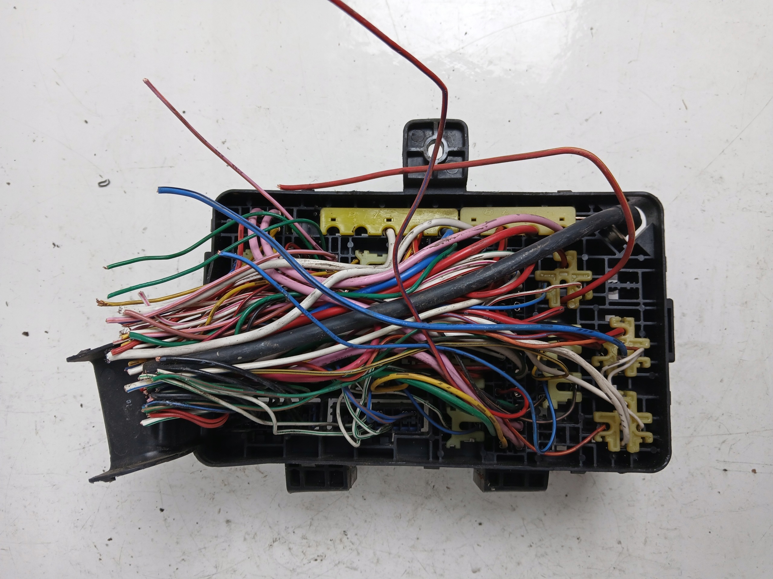 HYUNDAI TERRACAN and 2.9 CRDI fuse box