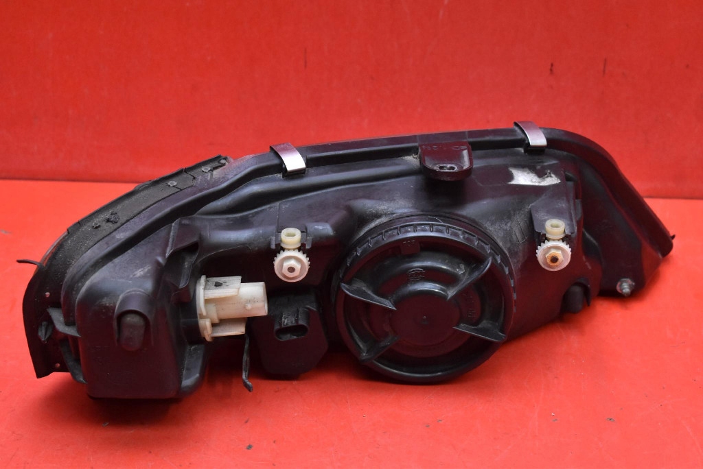 REFLEKTOR left light front EU 156263-00 MITSUBISHI SPACE STAR 1 and 02-05