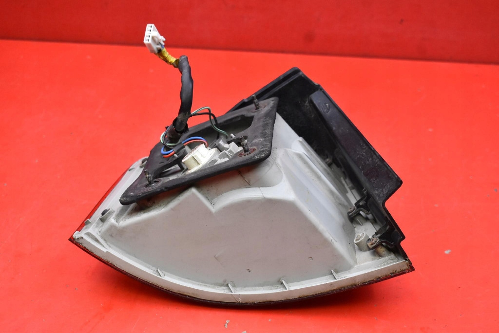light right rear part rear 0K2FB51140 KIA CARENS 2 II 02-06
