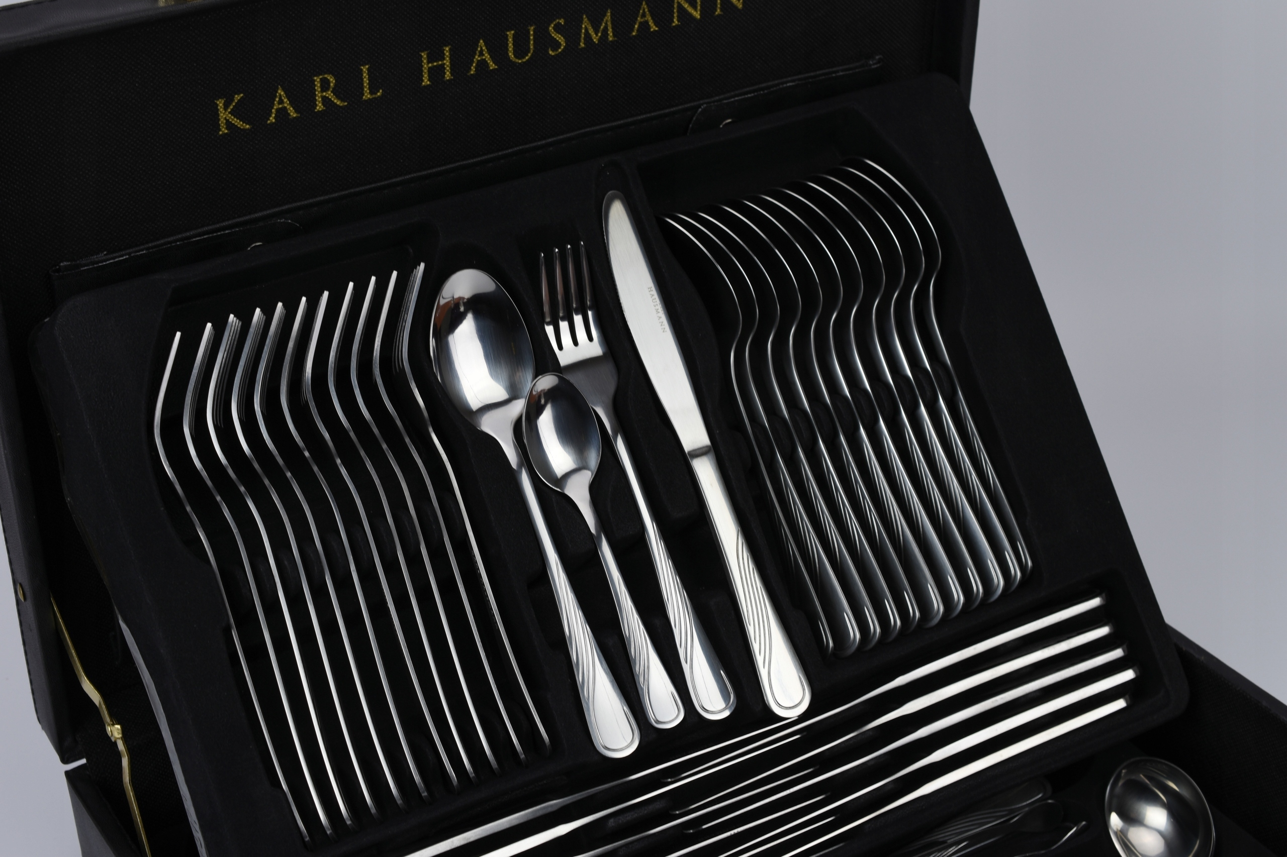 KOMPLET SZTUĆCÓW 72 EL WALIZKA DLA 12 OSÓB +GRATIS Typ produktu wielorazowy