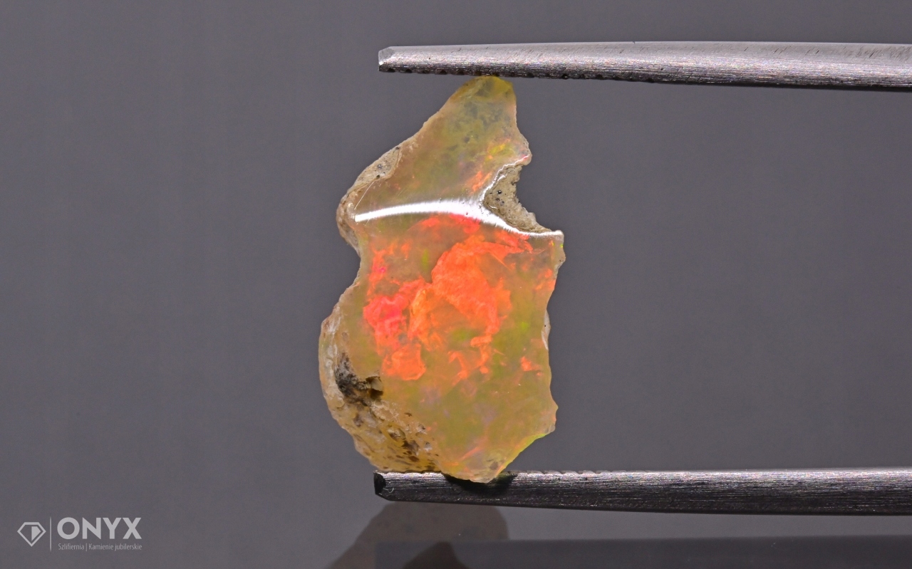 Opal z Etiopie hrudky 14x8 mm