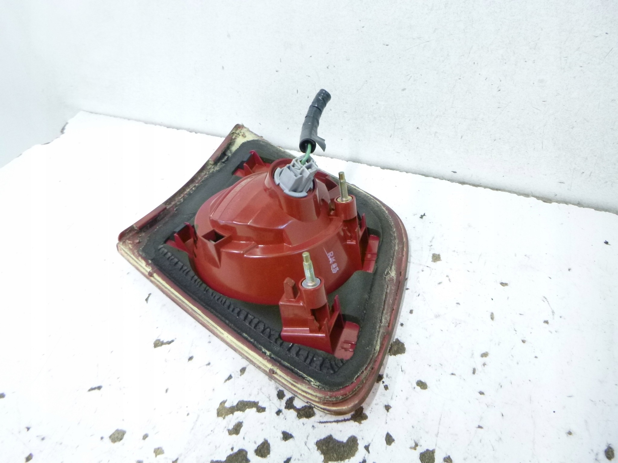 Feux phare Arrière du capot MAZDA 3 BK Berline STANLEY P2775R