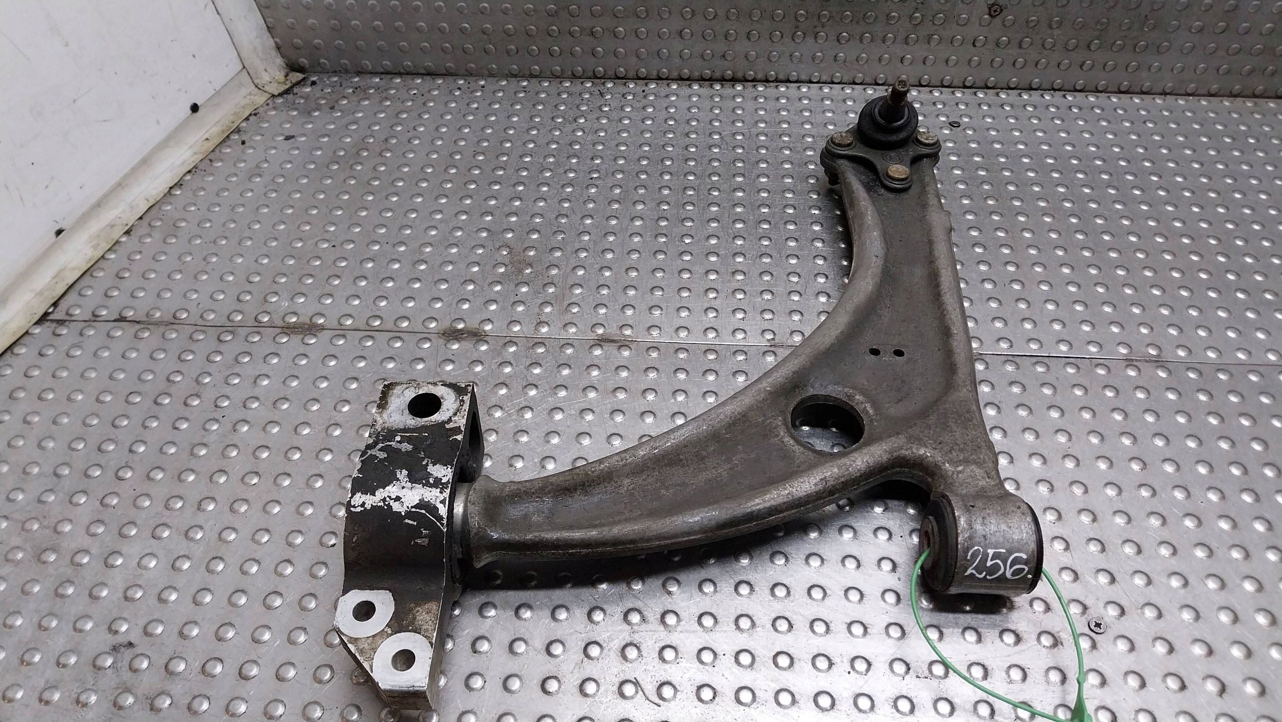 arm left front 3C0407153B VW PASSAT B6 CC 07-12