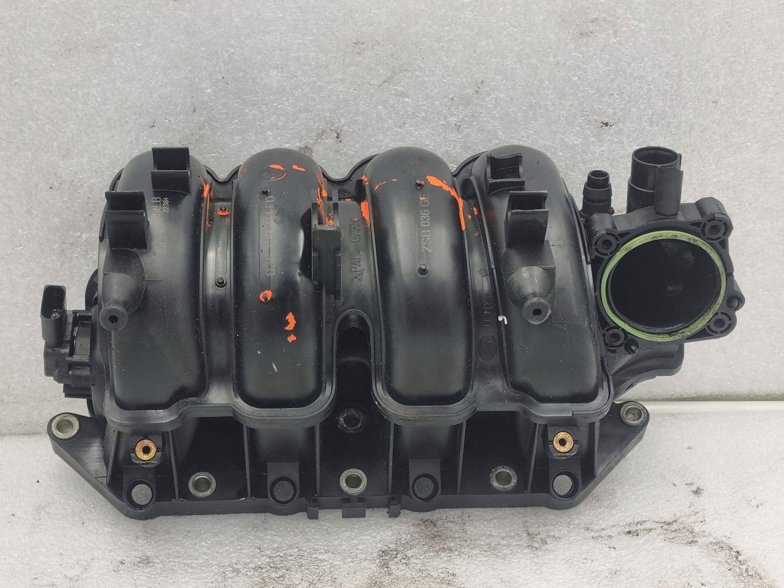 intake manifold Skoda Seat VW 1.4 1.6V 036129711FD