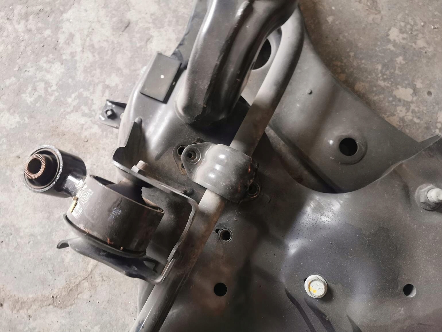 axle beam sider axle beam front HYUNDAI SANTA FE IV 2.0 CRDi 18