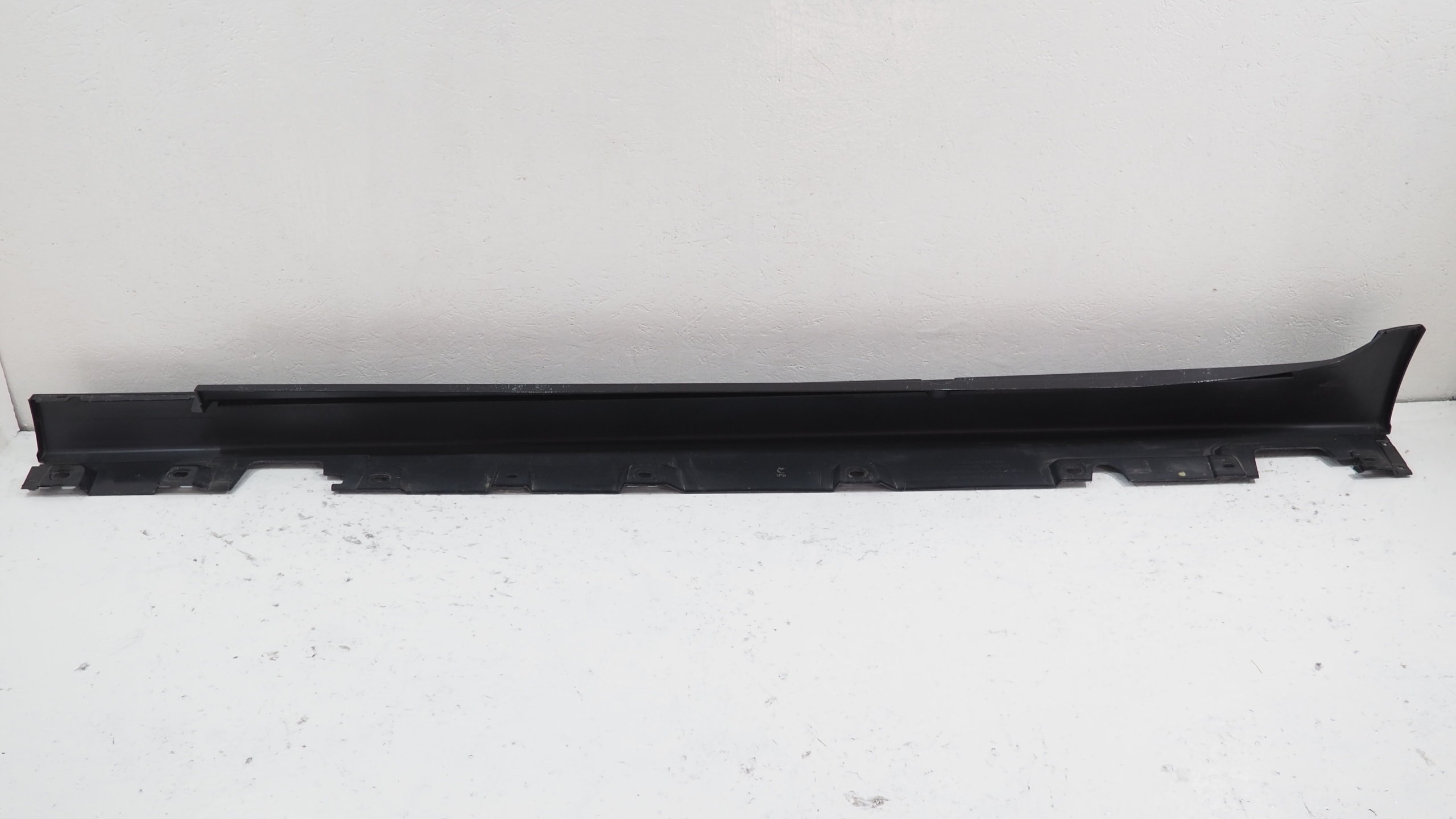 BMW 5 F10 F11 moulding threshold right 7184774