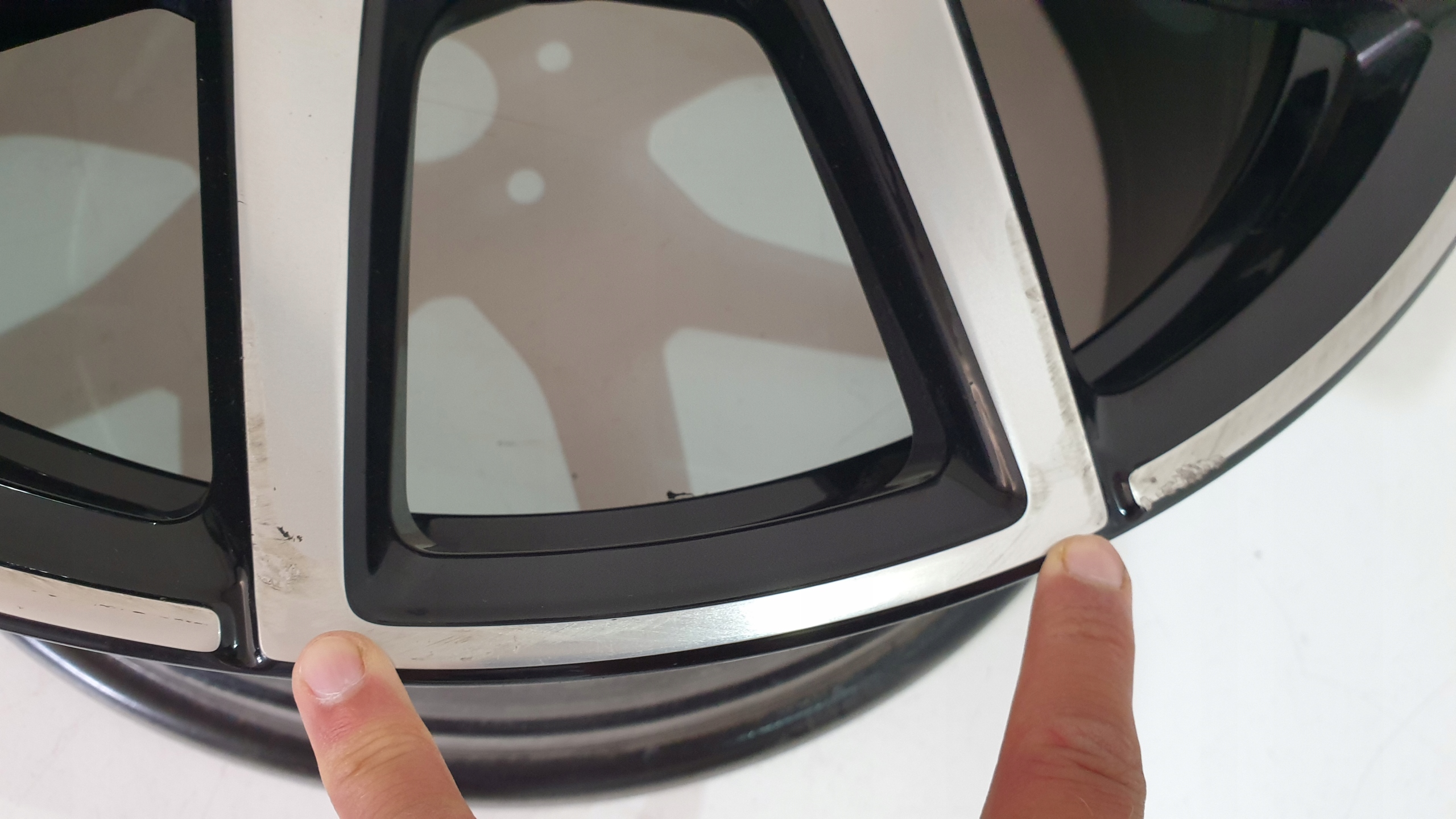 FELGA POLESTAR 32243495 20'' - 8 - ET45.5 - 5x108 Rozstaw śrub 5x108