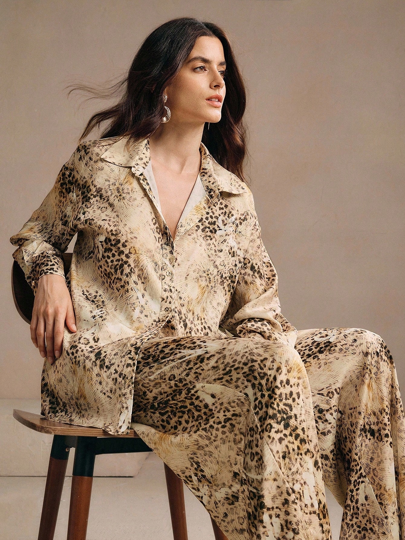 Saténový Košilový Komplet Wide Leg S Leopardím Vzorem Dlouhý Rukáv Anewsta L 40