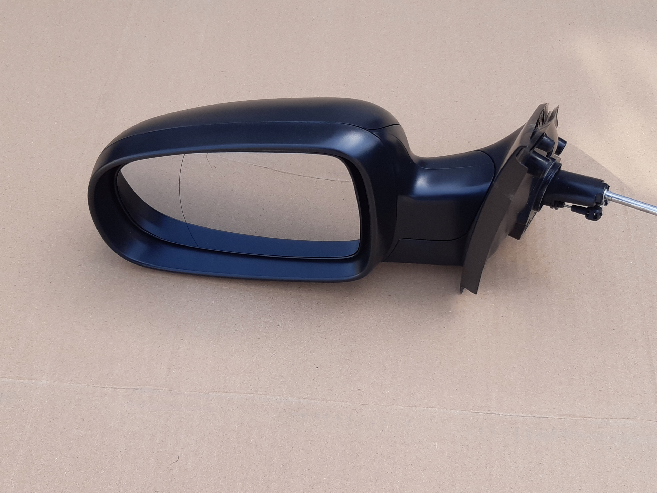 LUSTERKO LEWE OPEL CORSA C 2000-2008 NOWE Kolor czarny