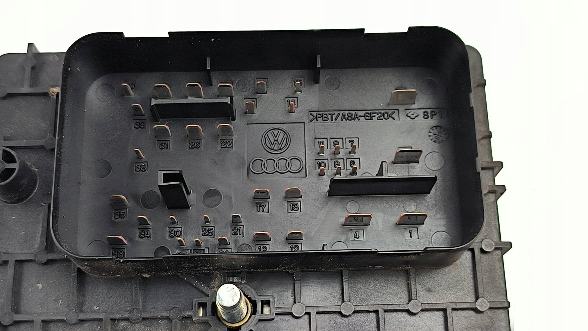 Module fusibles 3C0937125 VOLKSWAGEN PASSAT B6