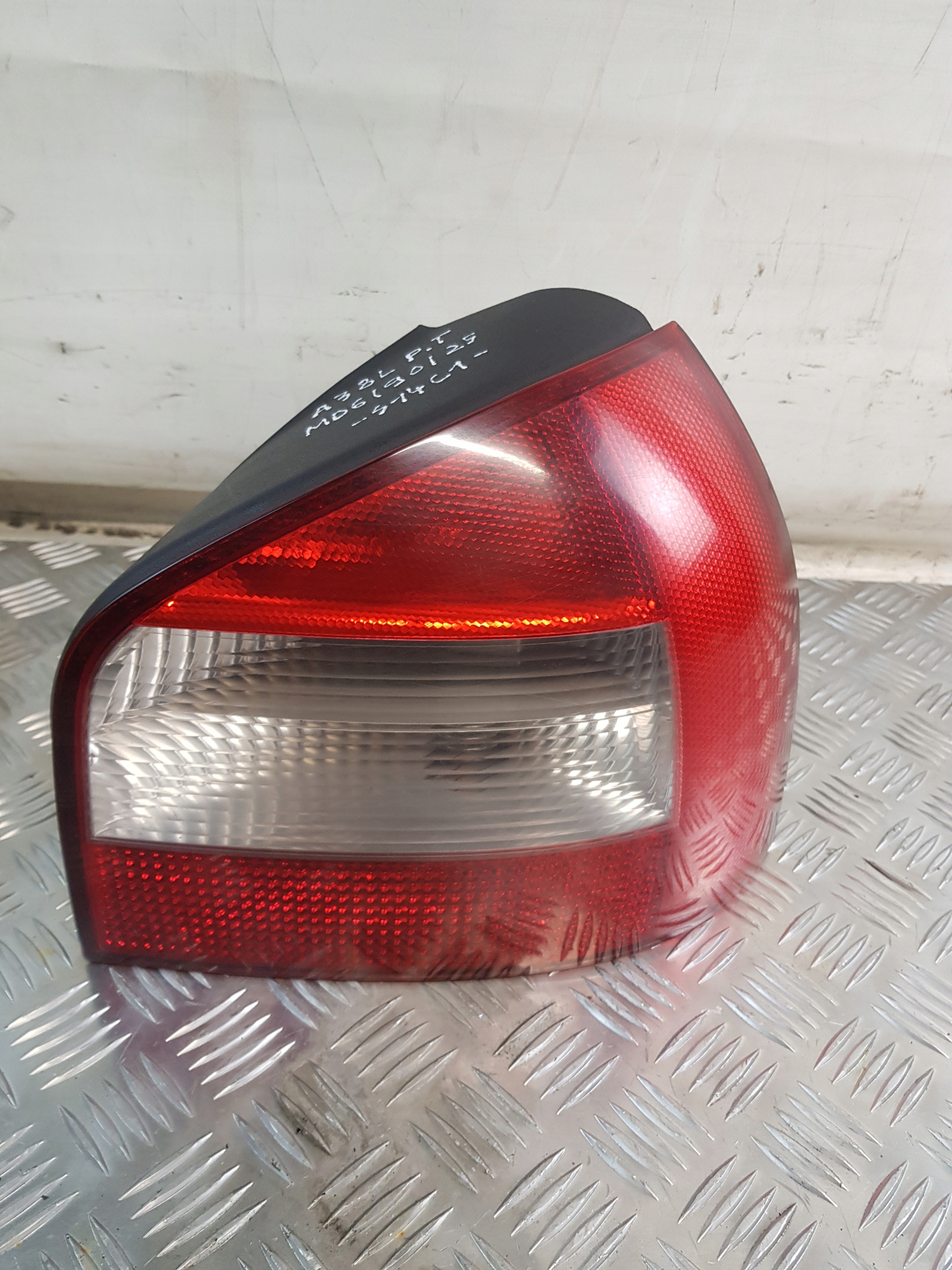 light right rear part AUDI A3 8L 01R- 8L0945096B EUROPA