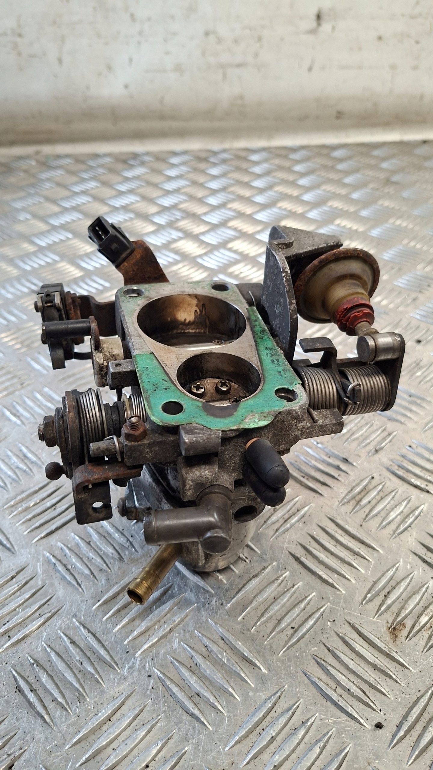 vergaser MONOWTRYSK AUDI 100 C3 2.3