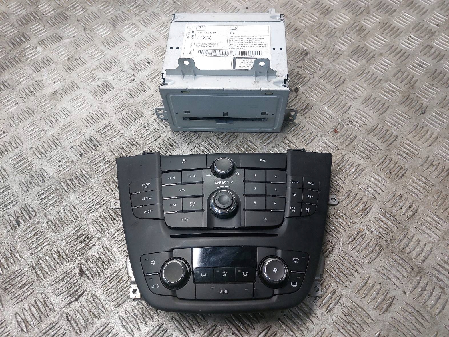 RADIO ODTWARZACZ + PANEL air conditioning devices + frame OPEL INSIGNIA A 22739814