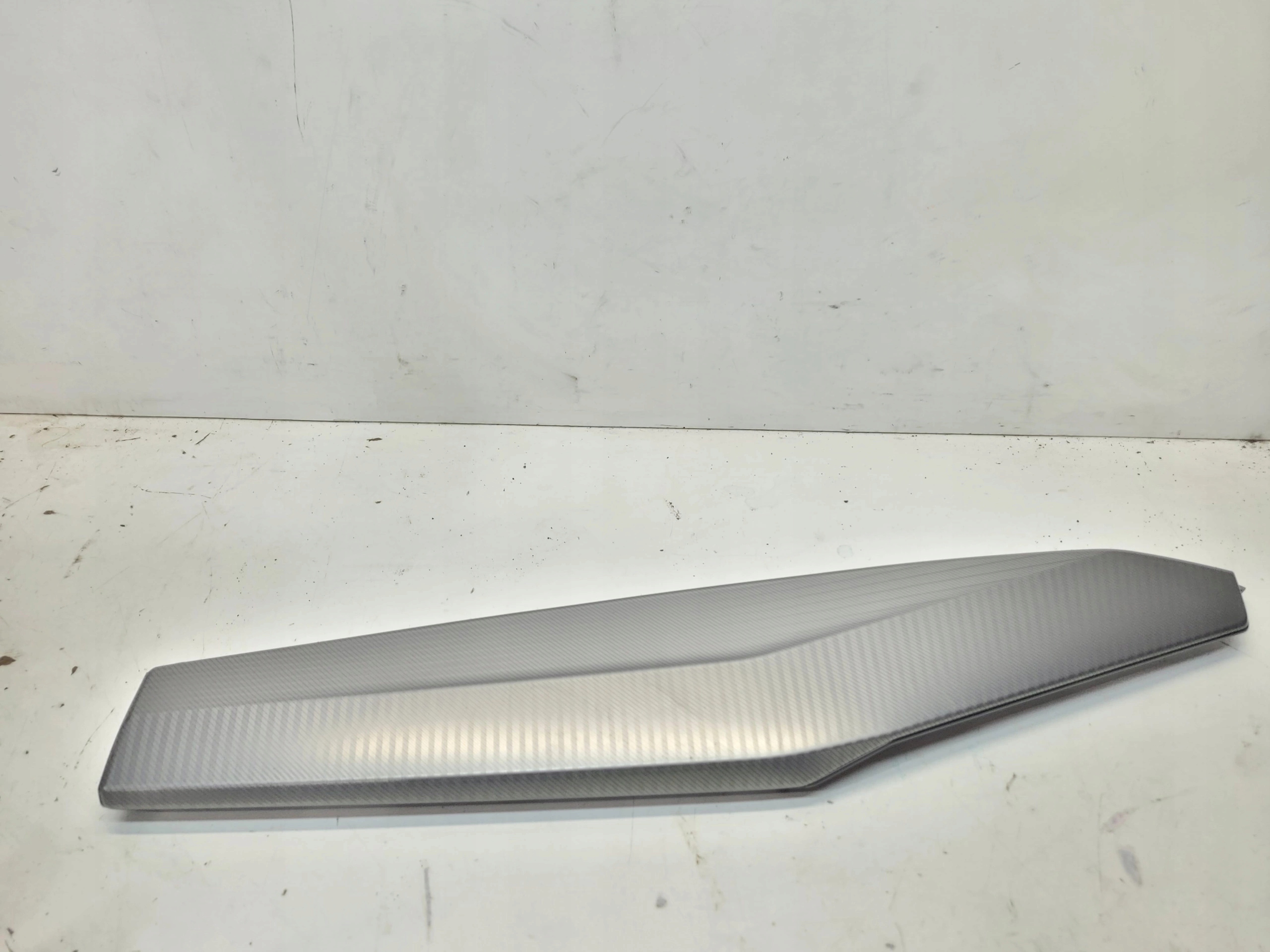 Moulage DEKOR du tableau de bord Console AUDI Q4 E-TRON 89C857200 Anglais