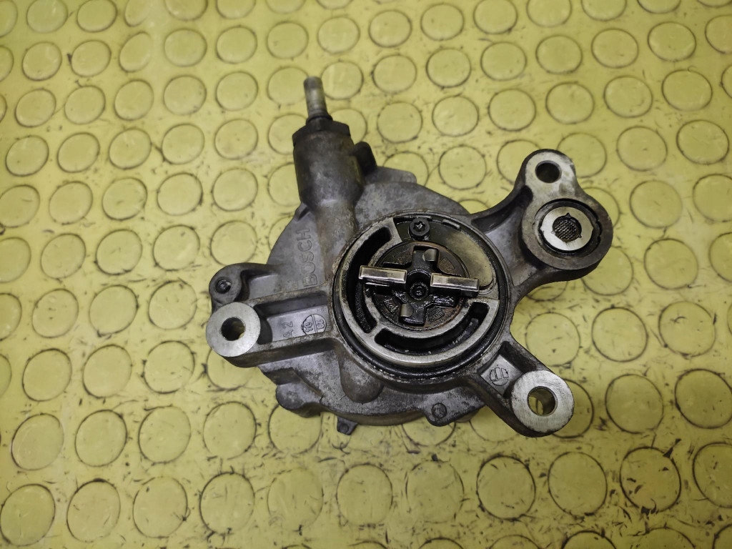 FORD C-MAX 2.0 D pumpa VACUM