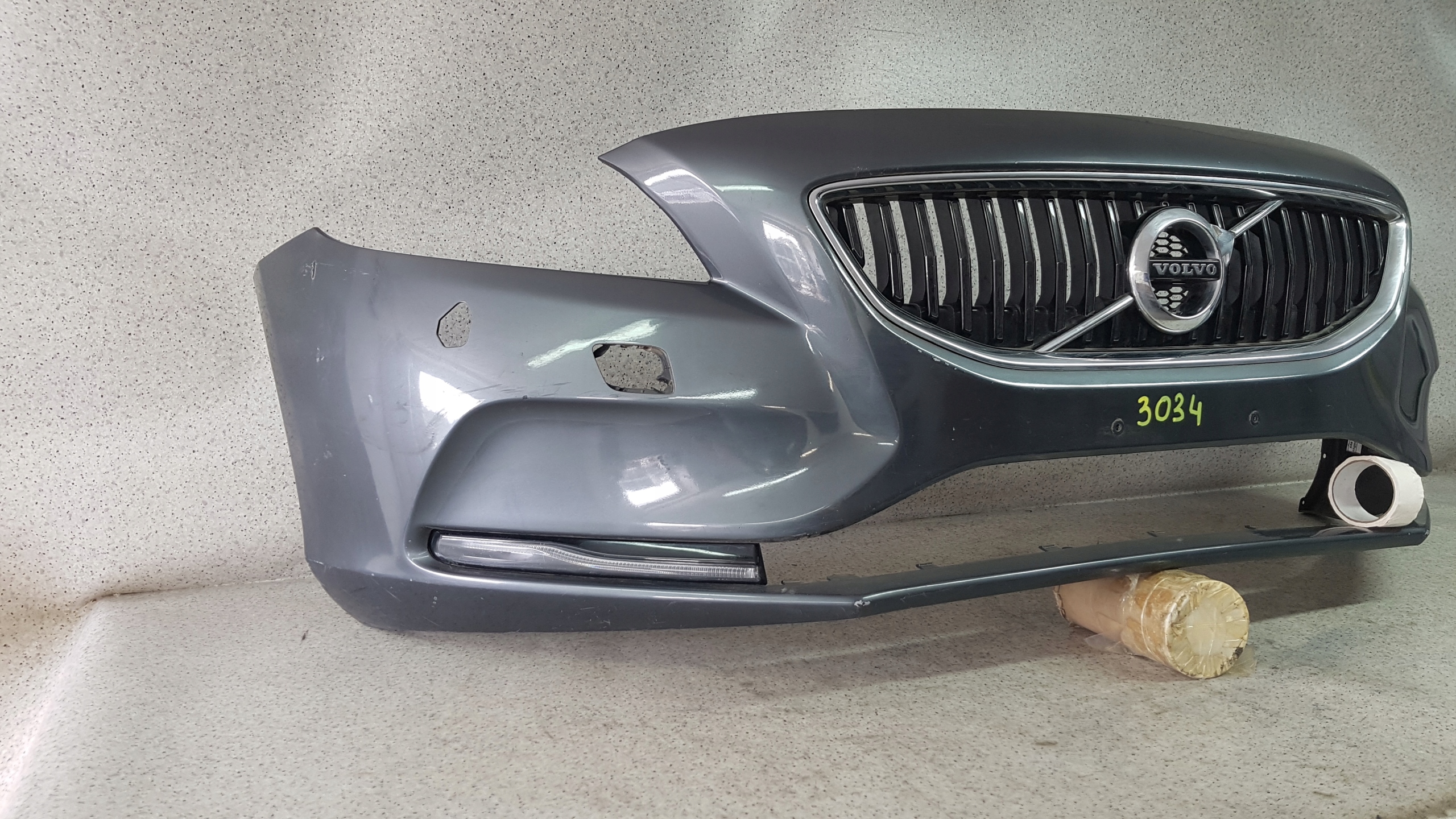 VOLVO V40 V 40 LIFT 2016 - bumper front 3034