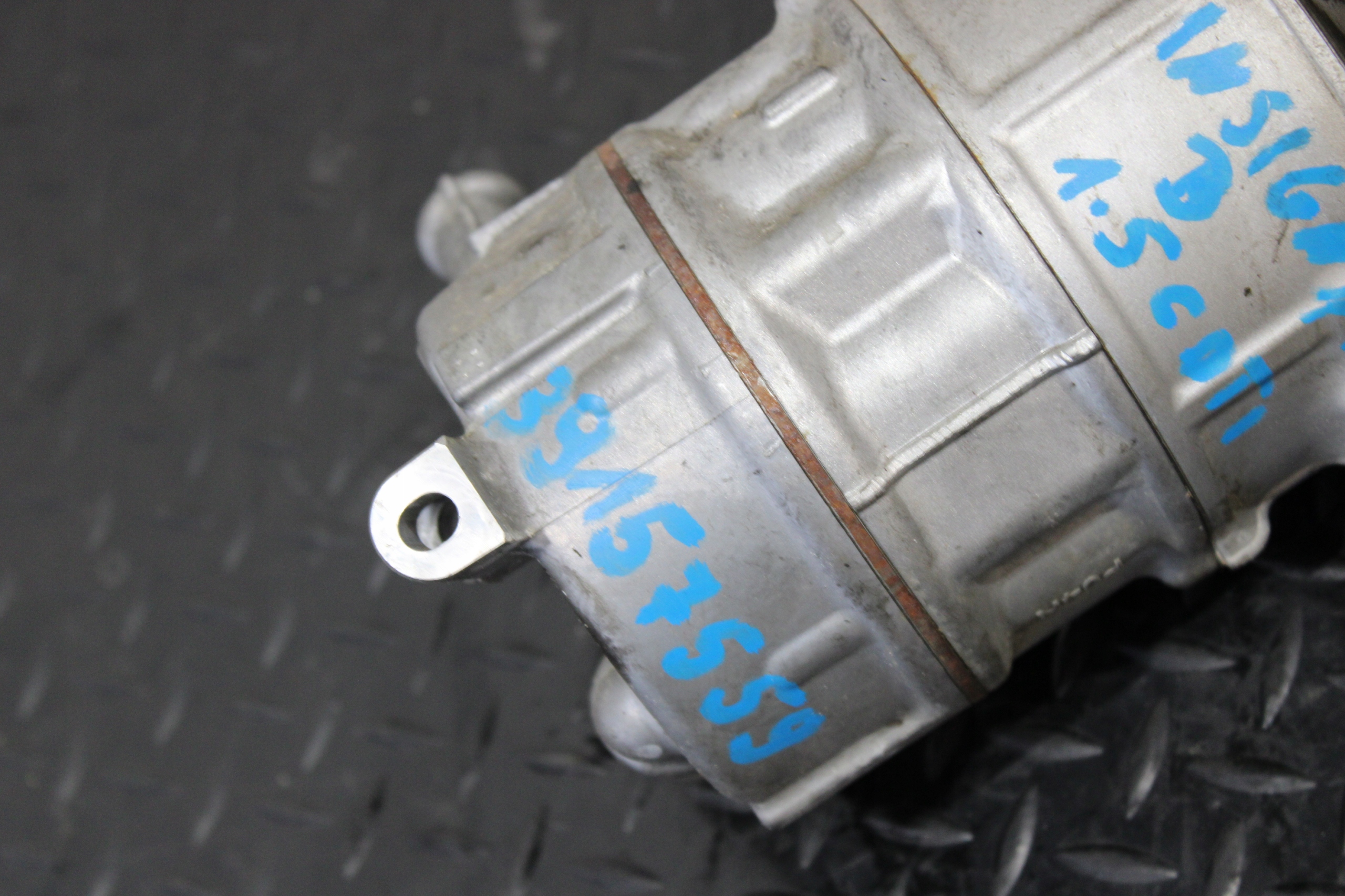 compressor; compressor of the air conditioning OPEL INSIGNIA B 39157559