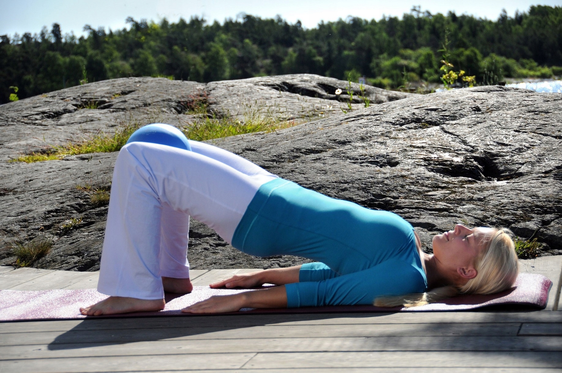 Piłka do ćwiczeń 22cm SISSEL Pilates Soft Ball Kolor dominujący odcienie niebieskiego