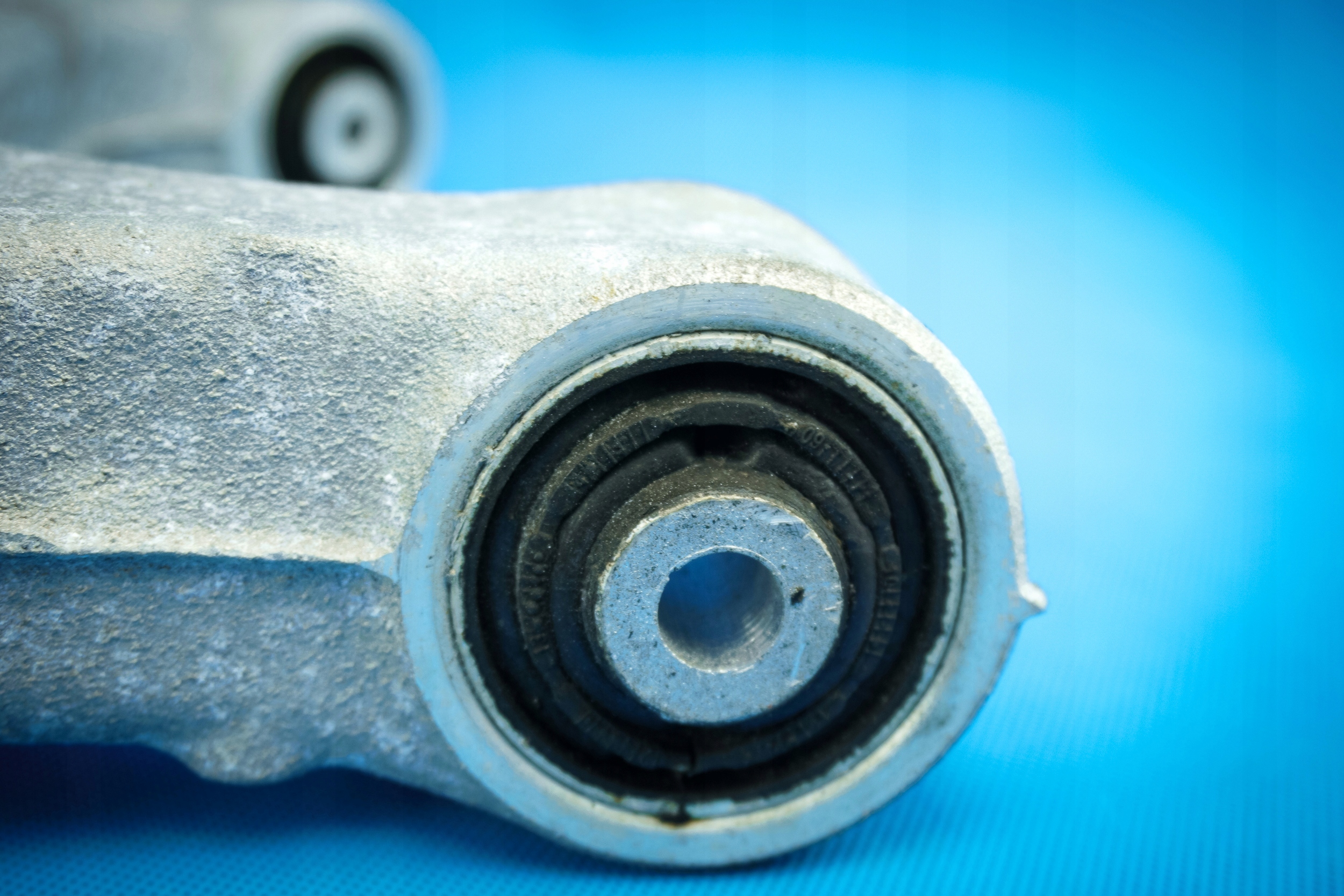 Querlenker wzdluzny hinten Audi A4 RS4 8K A5 8K0505312J