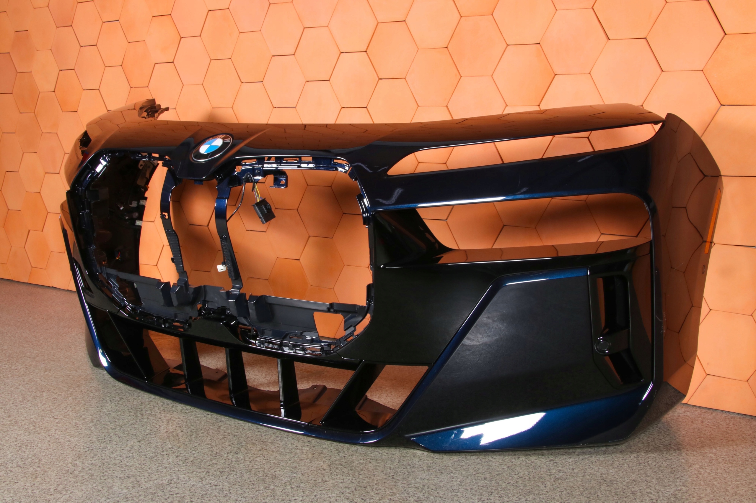 BMW 7 G70 i7 m-packet bumper front USA colour 416