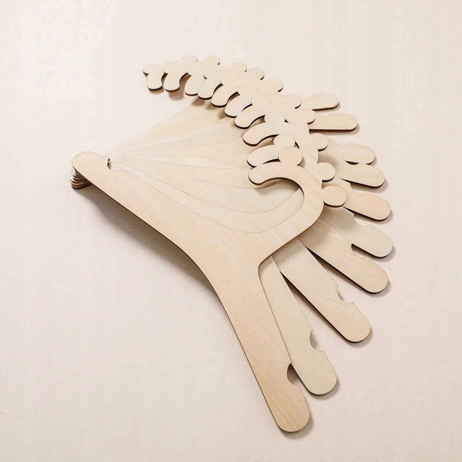 Drewniane wieszaki z motywem misia 10 szt.