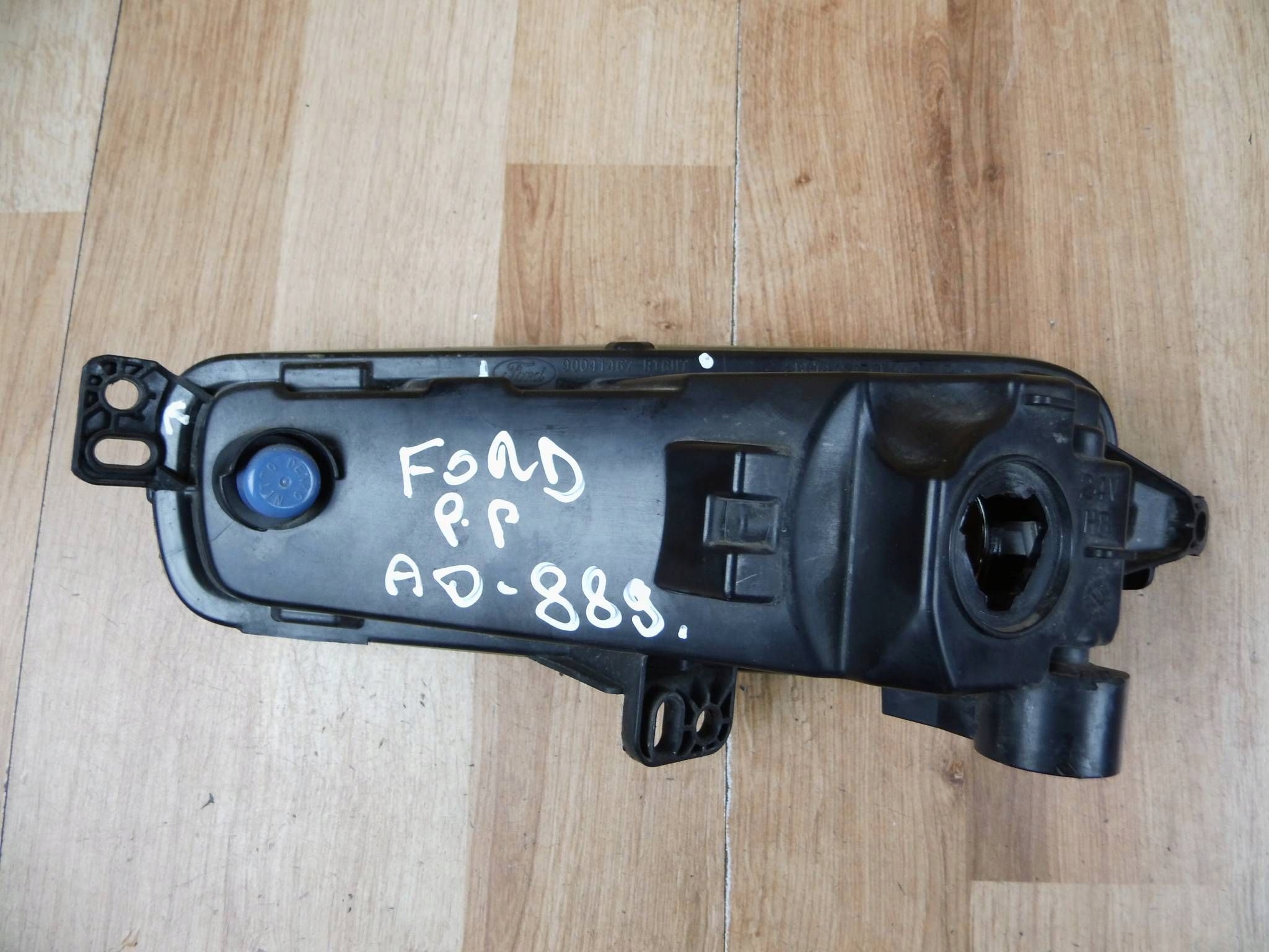 Ford Focus MK3 fog light right front front 90041467