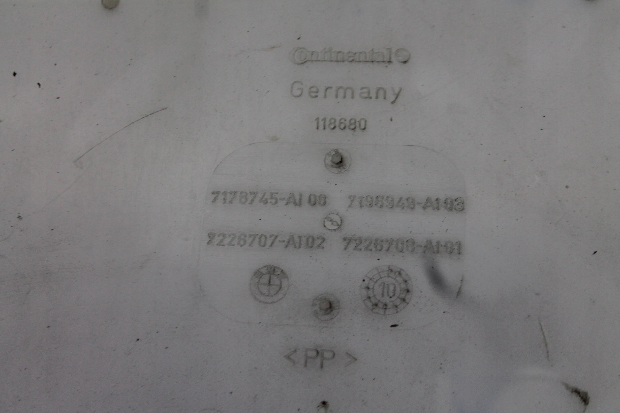 washer fluid tank 7226708 BMW 5 F10 10-14