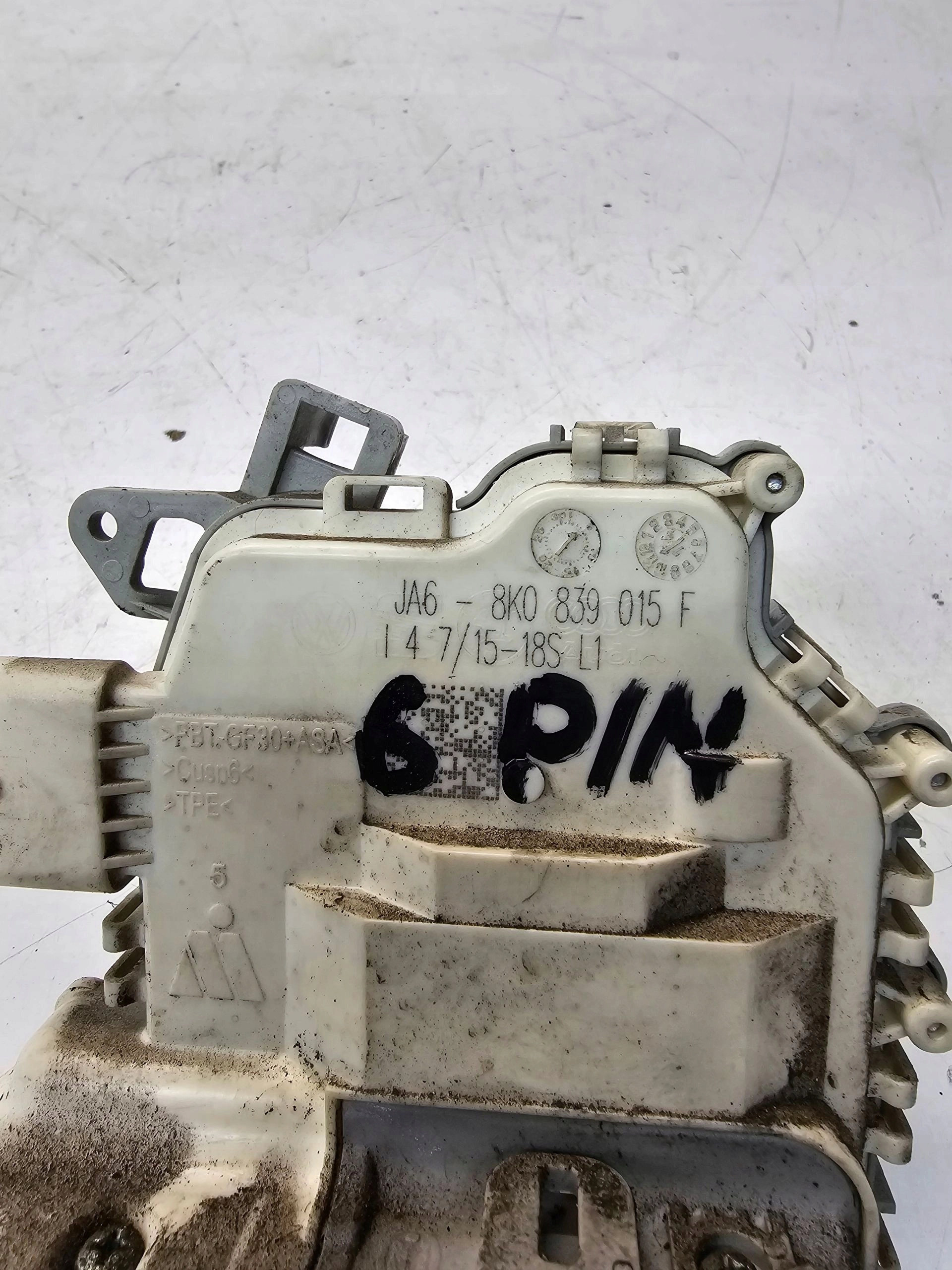 lock door left rear part AUDI A4 B8 A5 Q5 8K0839015F 6 PIN