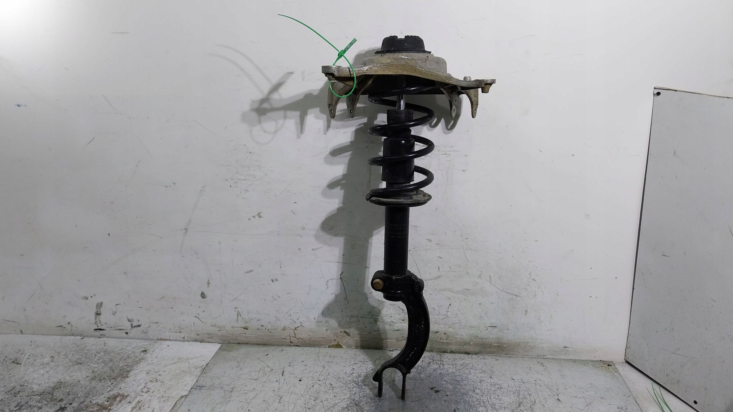 shock absorber left front 8K0413031BG AUDI A4 B8 A5