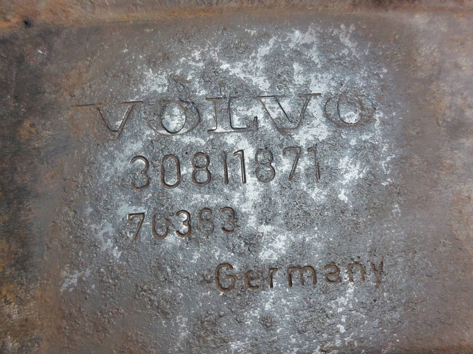 catalyst PUSTY VOLVO S40 and 30811871