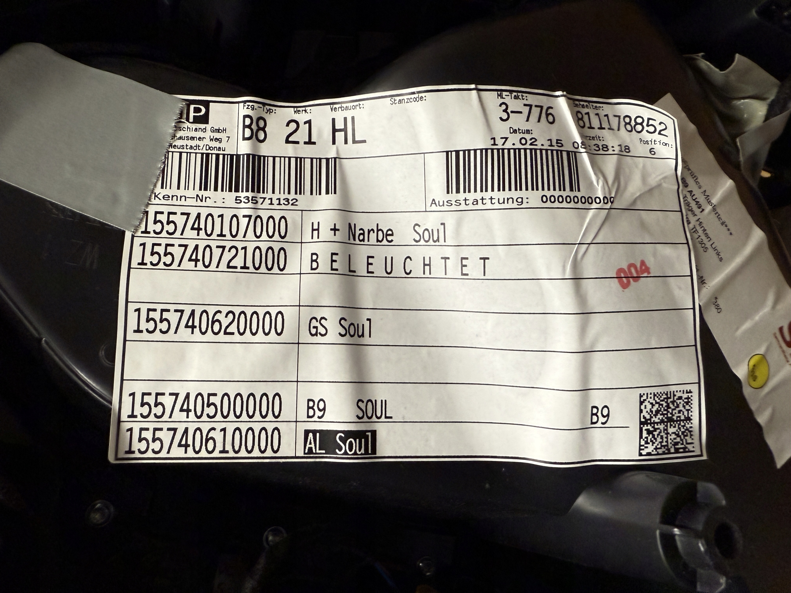 AUDI A4 8W B9 side door left rear part leather