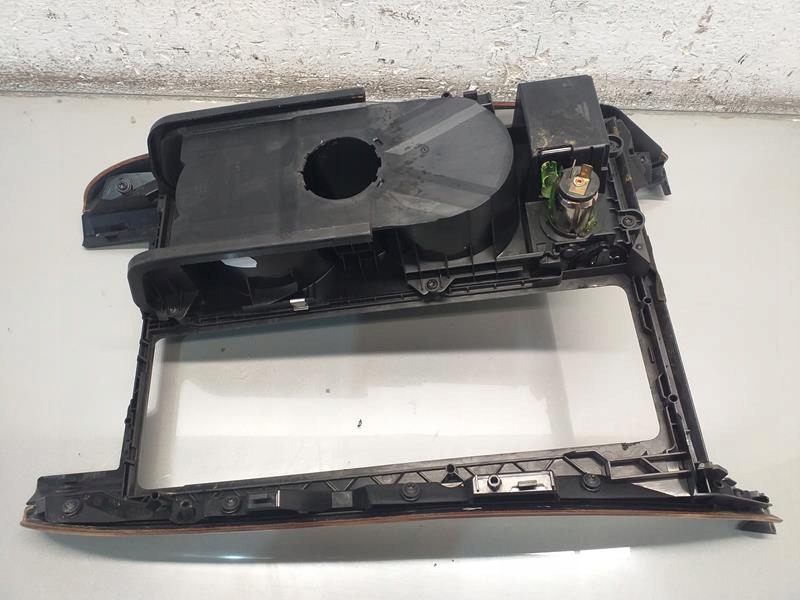 подкрылки передний левый Range Rover Sport и