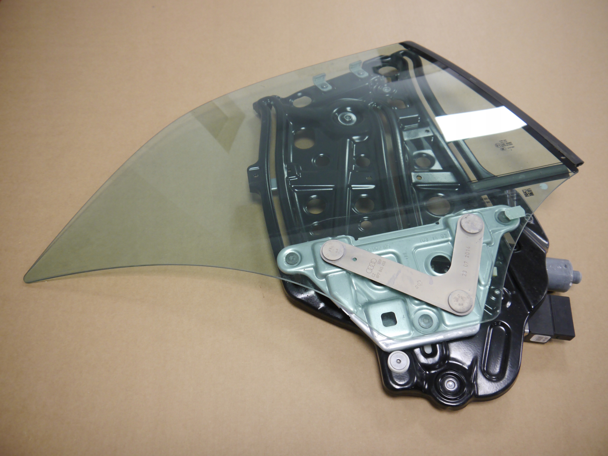 VW GOLF 6 МЕХАНИЗМ ЗАДНЕГО СТЕКЛА 5K7845302 КАБРИОЛЕТ