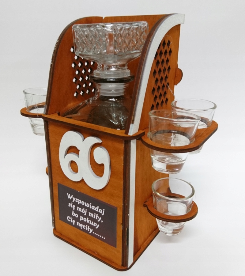 PREZENT NA 60 URODZINY KONFESJONAŁ 18 30 50 60 Rodzaj gadżetu karafka