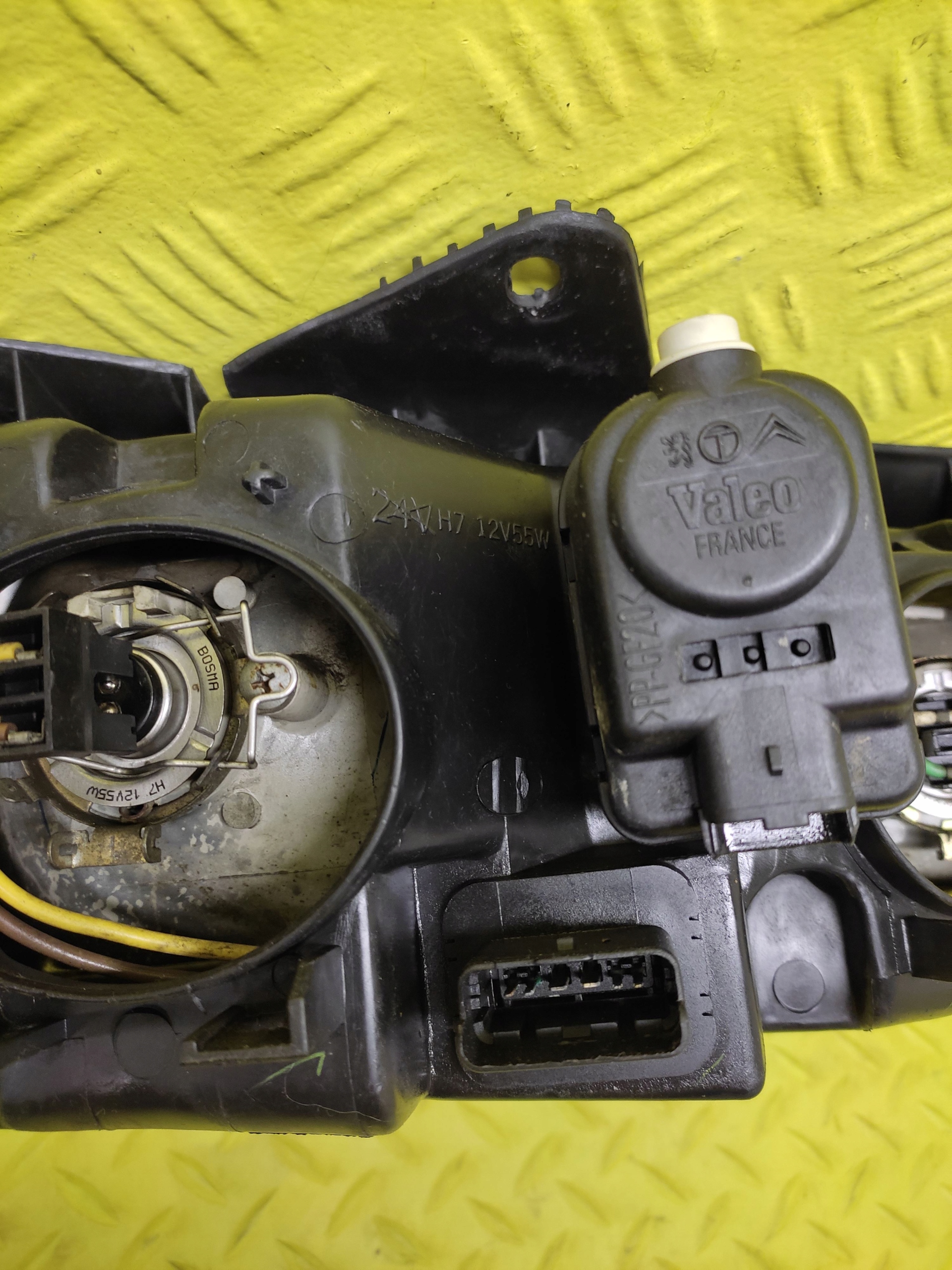 PEUGEOT 406 REFLEKTOR light left front