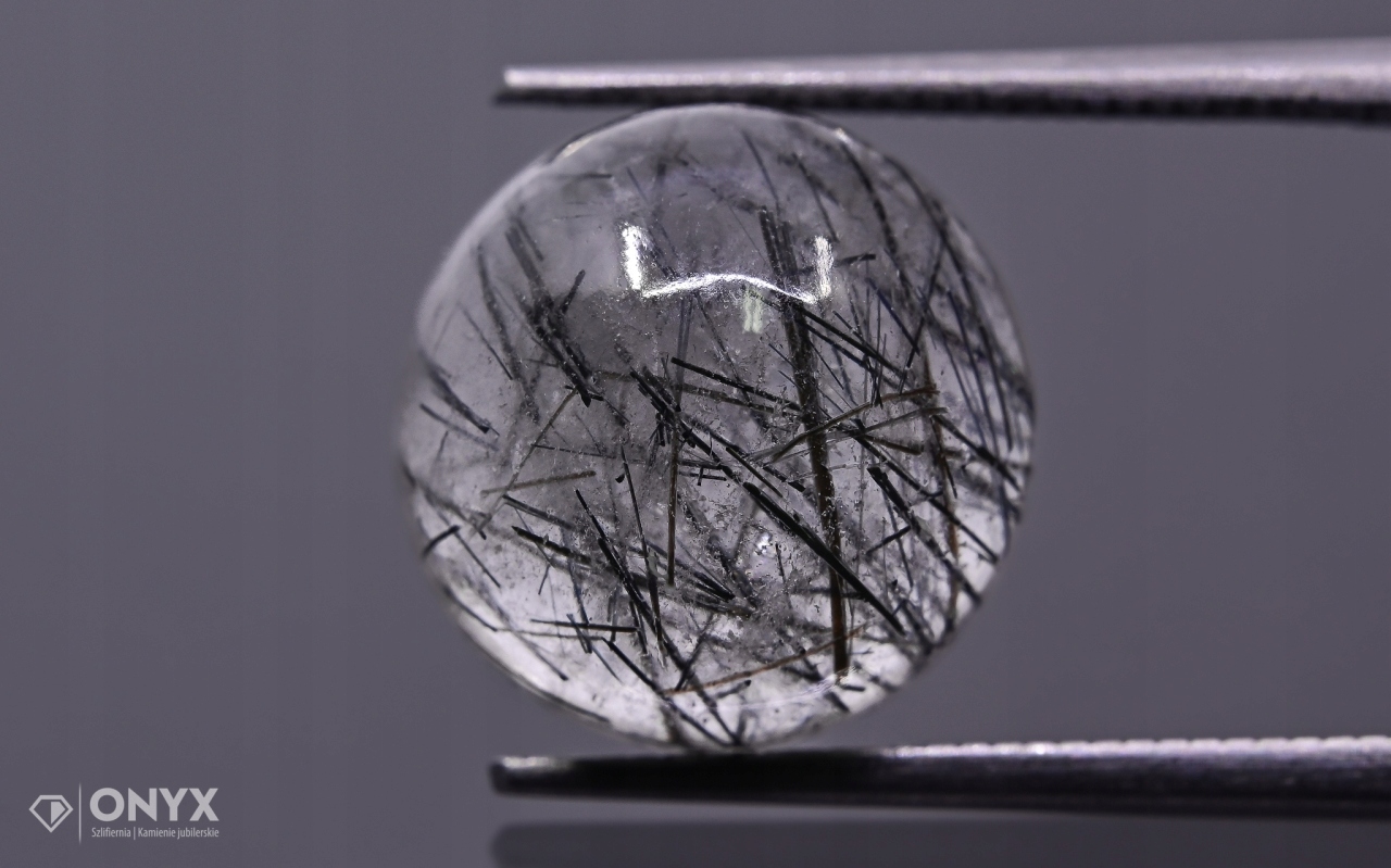 Křemen s turmalínem kabošon A kulatý fi 12 mm