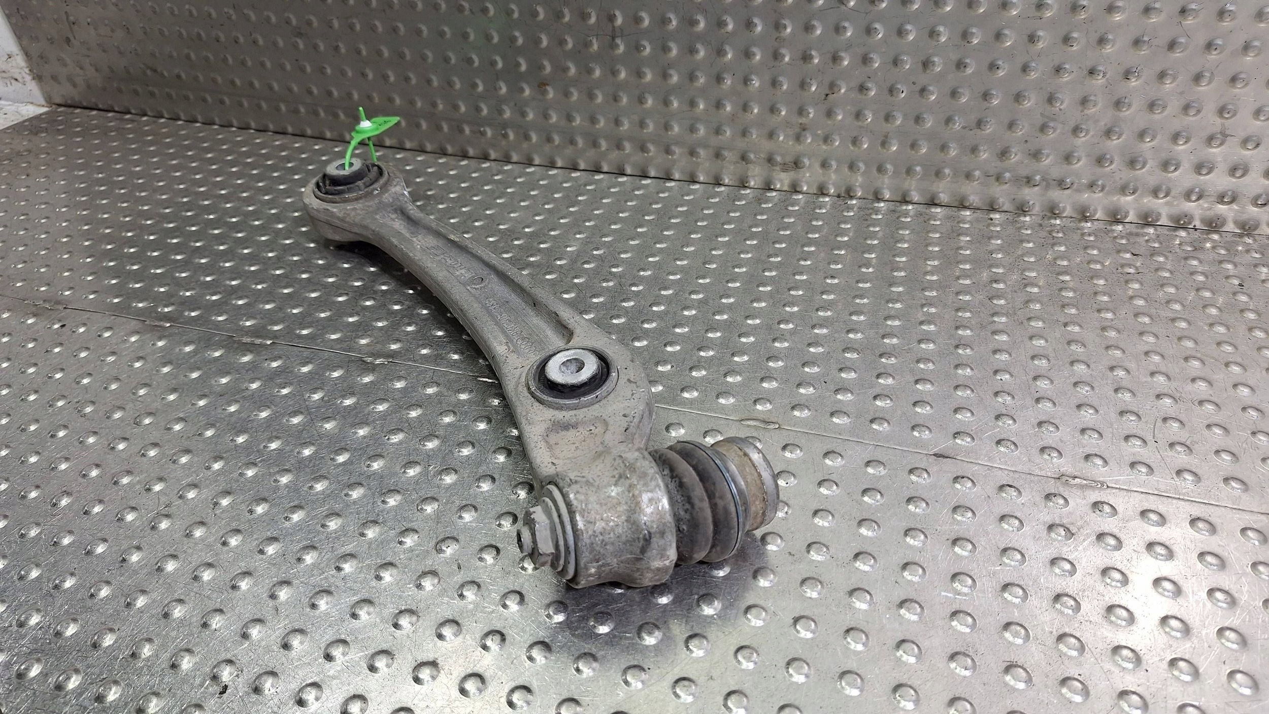arm right front 8K0407156B AUDI A4 B8 A5 8T A7 A6 C7 Q5 8R