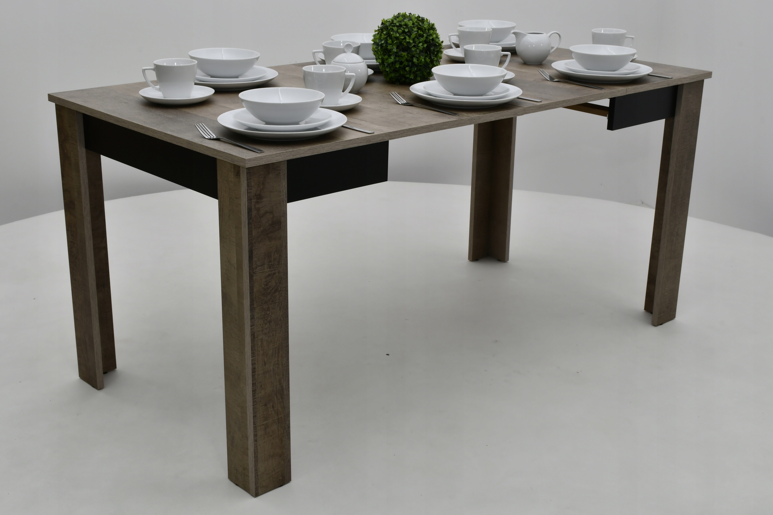 stół 80x80 rozkładany + 4 krzesła kubełkowe Kształt blatu kwadratowy