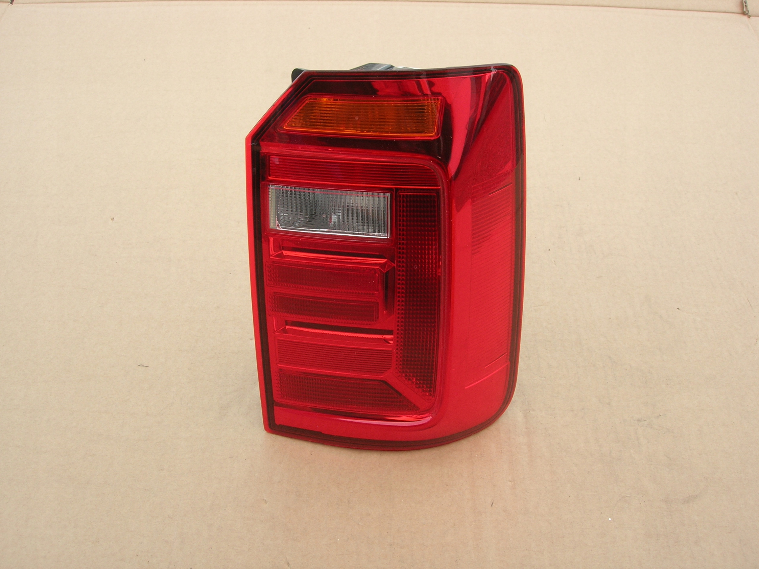 ЛАМПА RT VW CADDY 2K1945096T ВАРШАВА