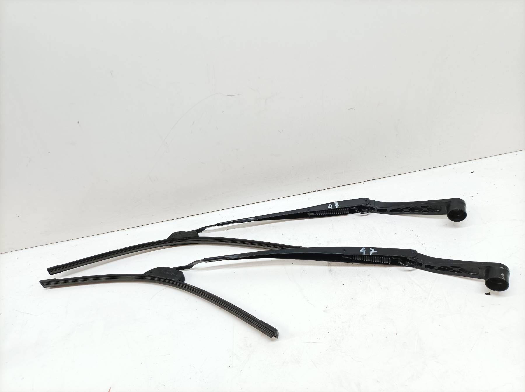 wiper arms front KOMPLET Dodge Charger VII (2011- )