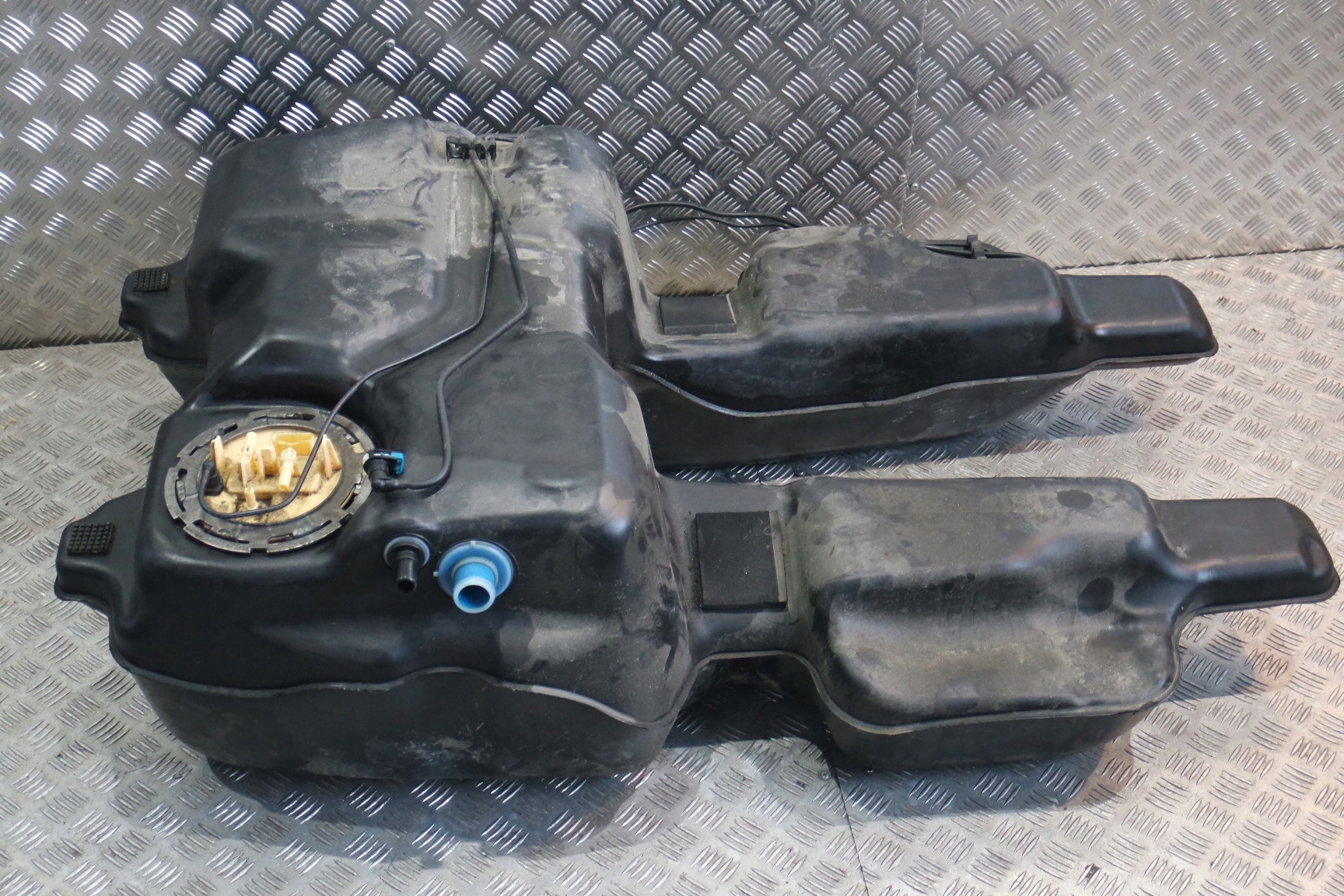 Топливный бак бак MERCEDES G W463 / 4 дизель