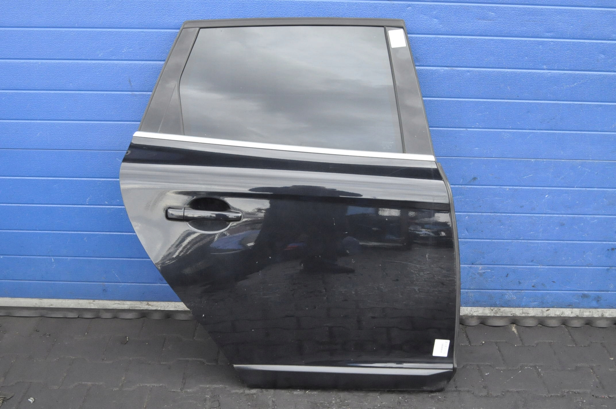 VOLVO XC60 I DRZWI PRAWY PRAWE TYŁ TYLNE 452-46