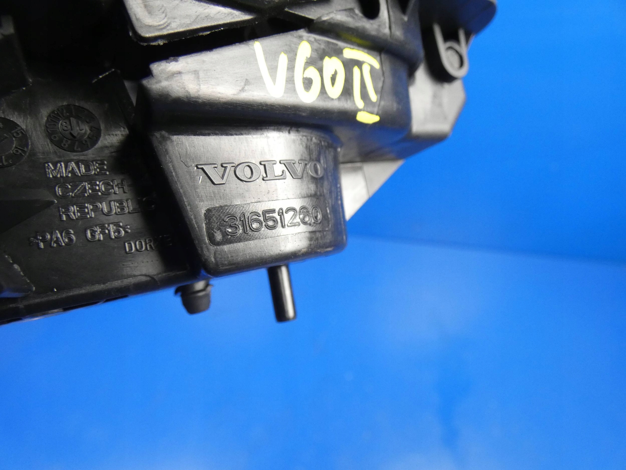 VOLVO V60 II S60 III 18- Levier cable ouverture capot du capot