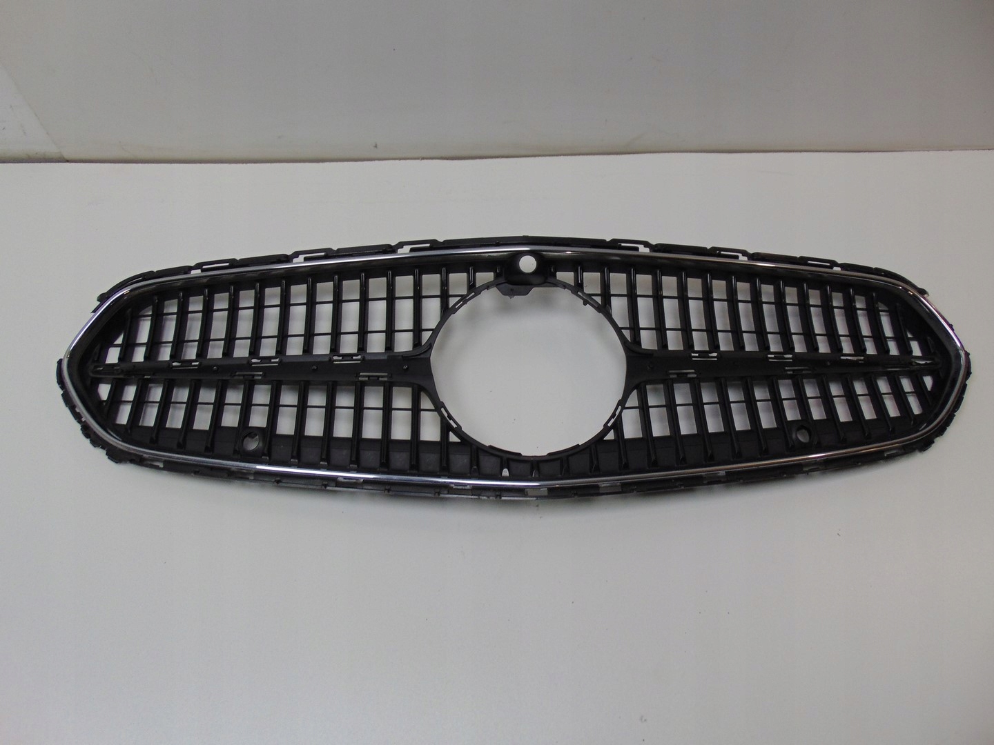 Mercedes-Benz C-Klasse W206 Kühlergrill FRONTGRILL Kühlergitter A2068883900 - Thumbnail 1